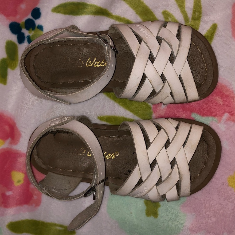 White toddler girls saltwater sandals